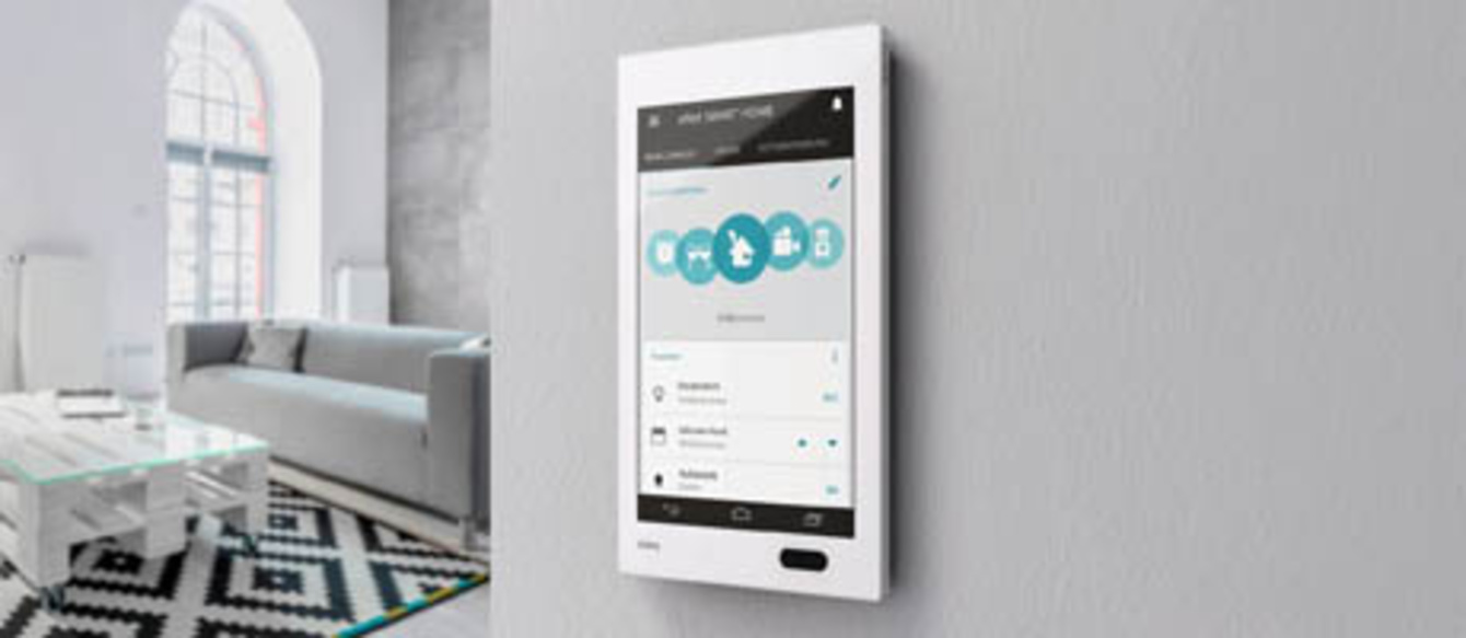 Bedienzentrale Gira G1 bei Elektro Schmitt GmbH in Theres