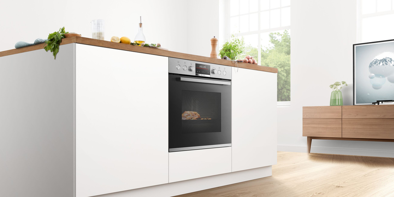 Backöfen und Herdsets bei Elektro Schmitt GmbH in Theres